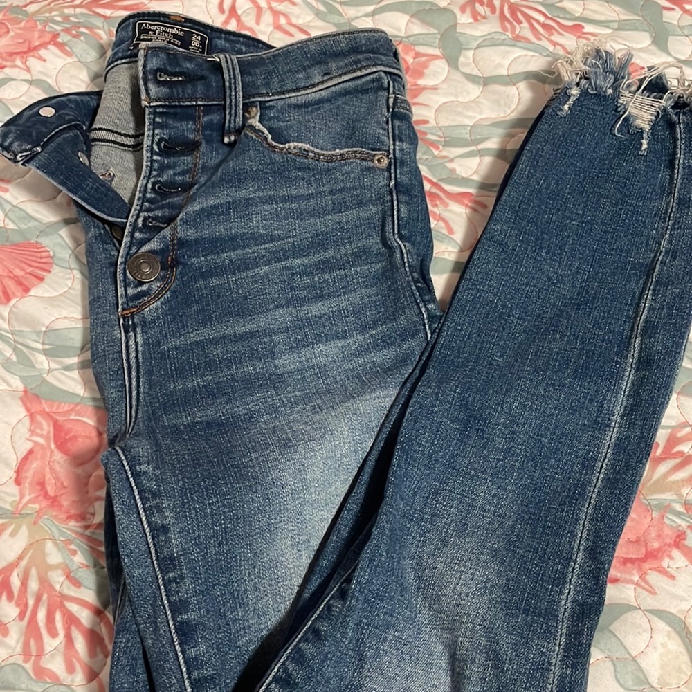 Abercrombie and Fitch 5 Button Simone High Rise Ankle Jeans Size 24/00